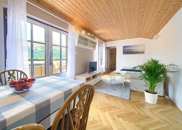 Apartments Nana - Baska