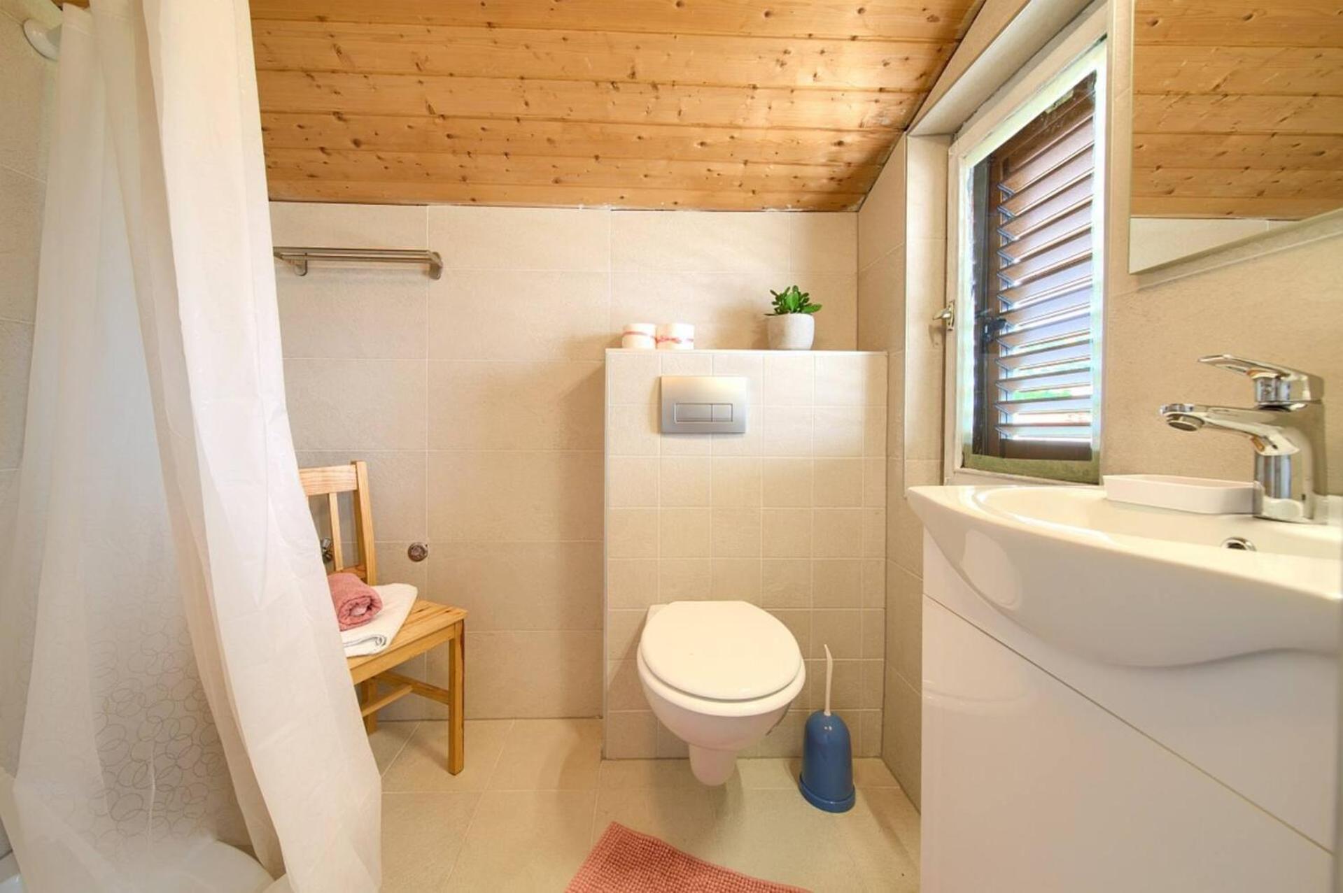 Nana - Guest house Baska (Krk)