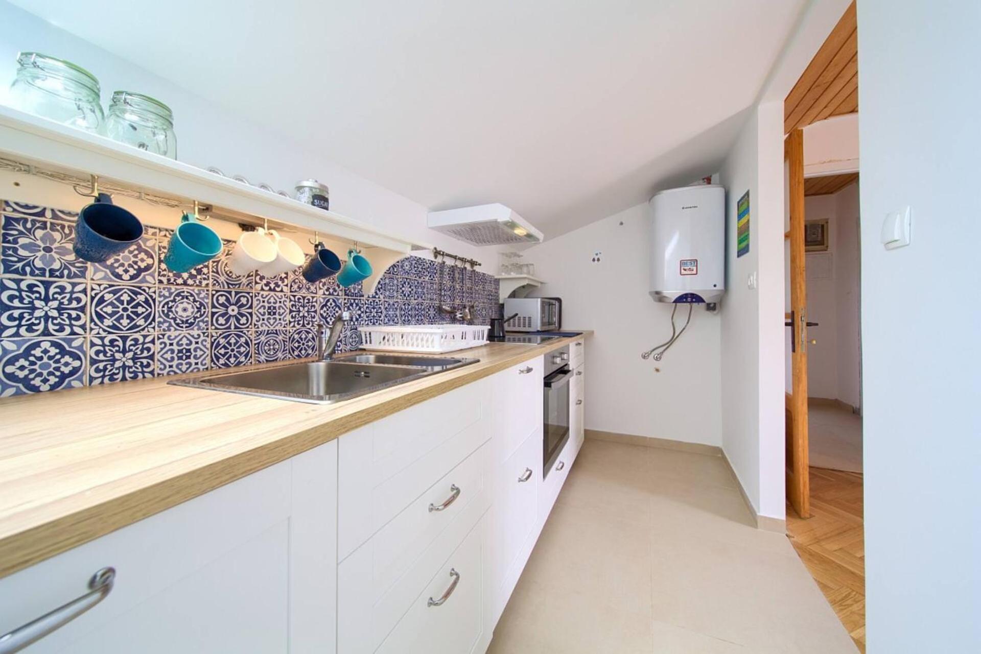 Guest house Nana - Baska (Krk)