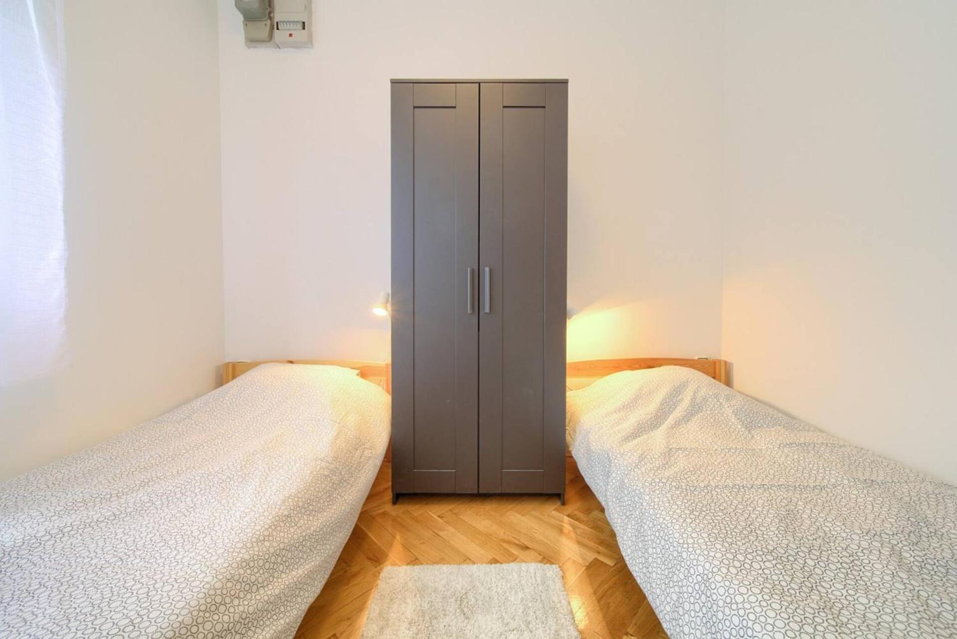 Nana - Guest house Baska (Krk)
